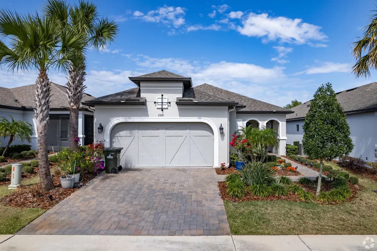 Spanish style bungalow in Minneola, Florida