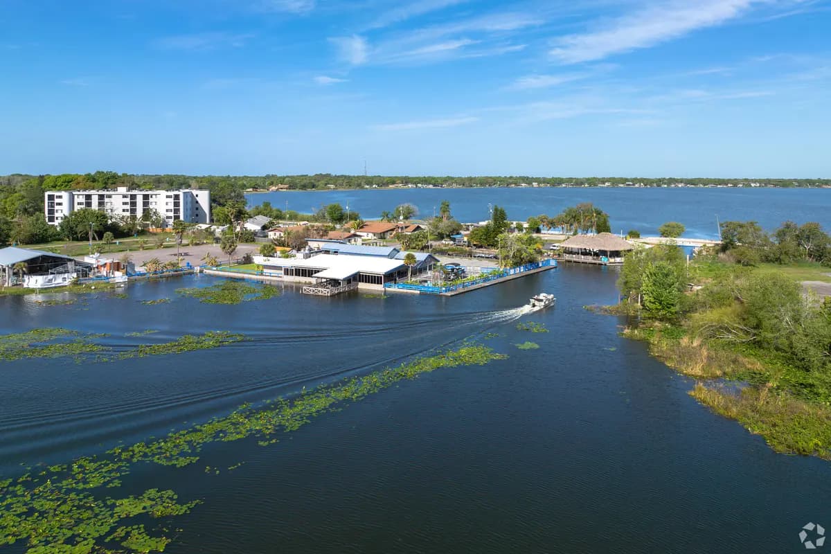 Lakeside waterfront dining in Winter Haven, Florida
