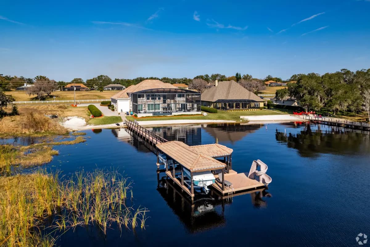 Waterfront homes on Lake Minneola in Minneola, Florida