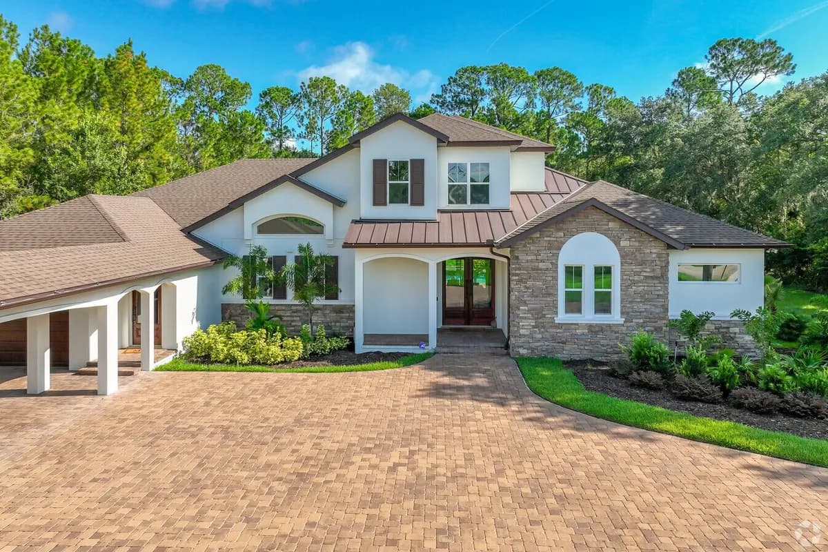 Varied housing styles in Sanford, Florida